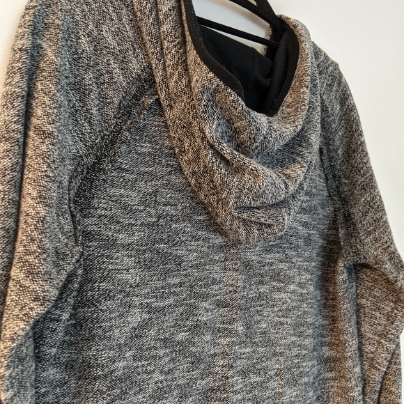 Roxy ladies medium hooded sweatshirt - Picture 15 of 16